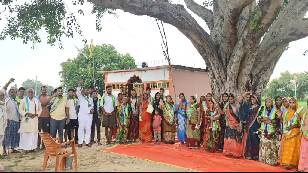 मंझिआंव,विश्रामपुर विधानसभा क्षेत्र अंतर्गत बरडीहा प्रखण्ड के ओबरा पंचायत के लोका गांव में ओबीसी एकता अधिकार मंच के द्वारा सभा सम्बोधित किया गया |