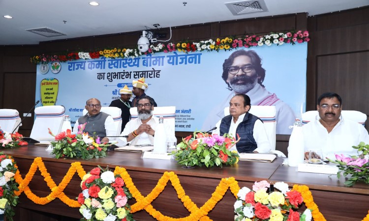 मुख्यमंत्री ने राज्य कर्मियों को दी बड़ी सौगात, स्वास्थ्य बीमा योजना का शुभारंभ |