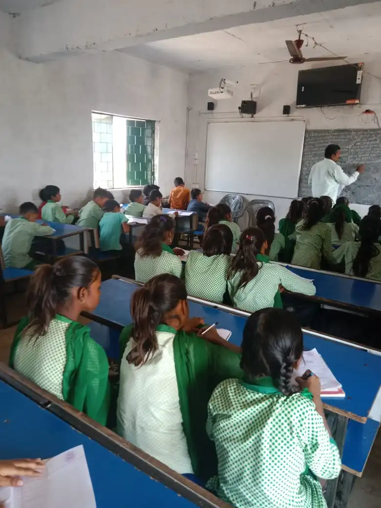 झारखंड में शिक्षा व्यवस्था पर सवाल: बिना प्रश्नपत्र और कॉपी के संपन्न हुई प्राथमिक स्कूलों की वार्षिक परीक्षा |