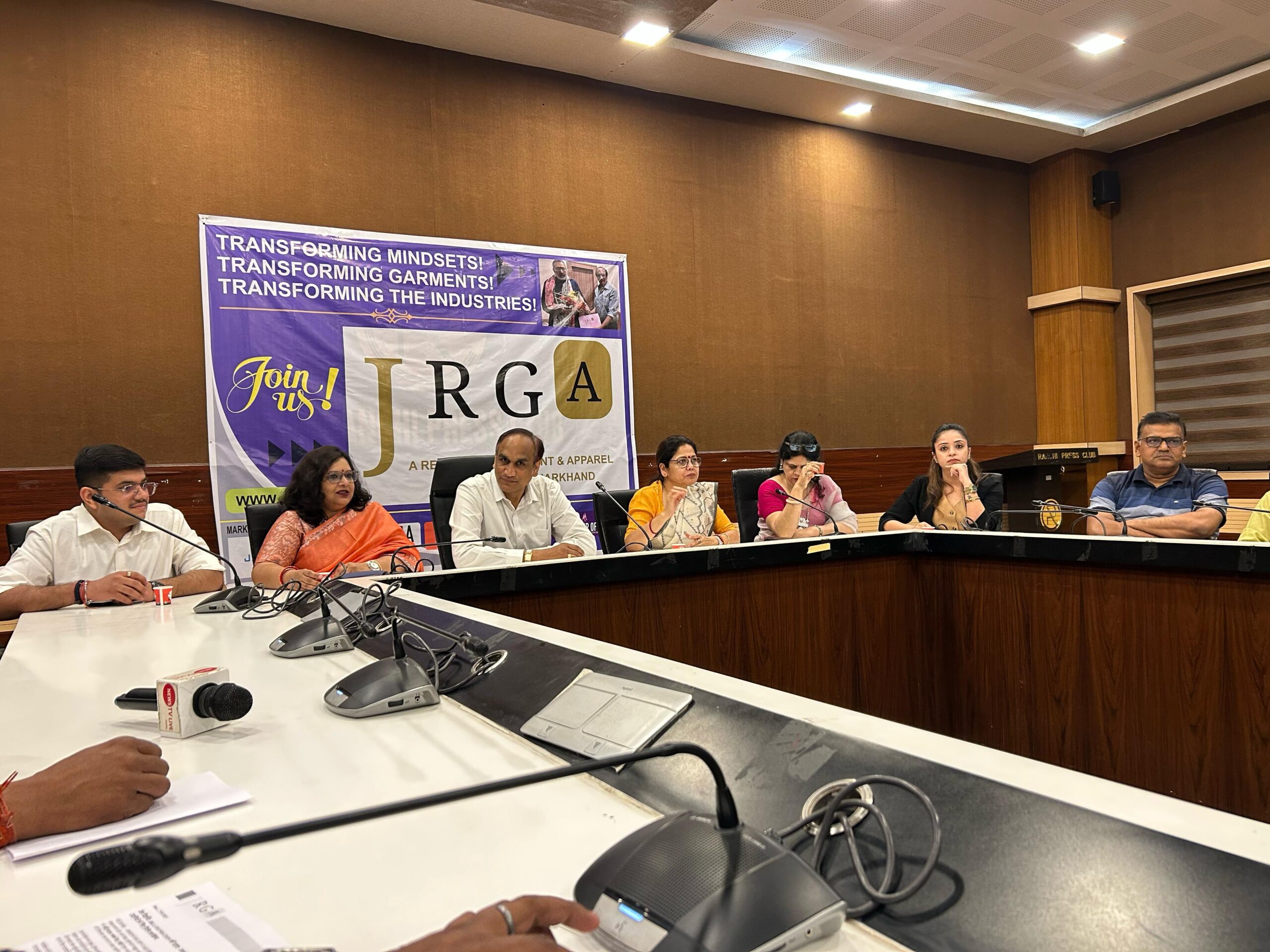 JRGA FOUNDATION की पहल: वस्त्र उद्योग में क्रांति लाने का सुनहरा अवसर – महिला उद्यमियों के लिए विशेष कार्यक्रम |
