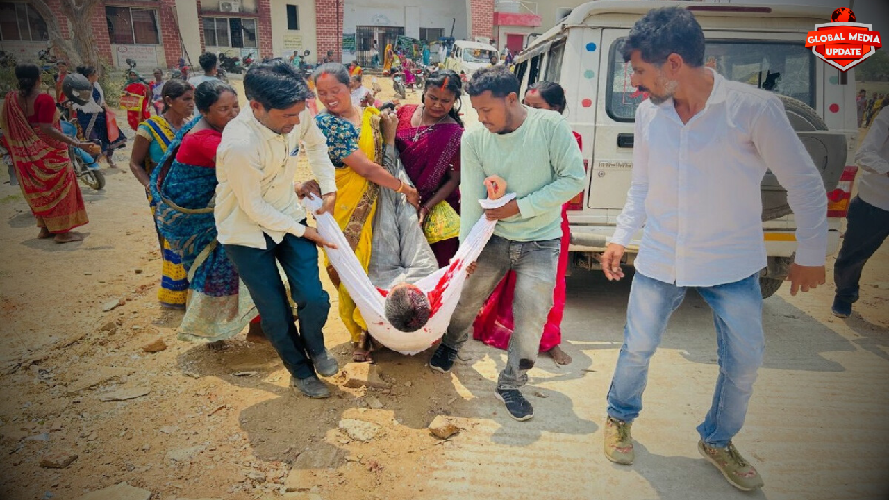 गिरिडीह में बंधक सीओ को छुड़ाने पहुंचे अधिकारियों और आंदोलनकारियों के बीच बवाल; पत्थरबाजी, लाठीचार्ज, कई घायल, वाहन क्षतिग्रस्त |