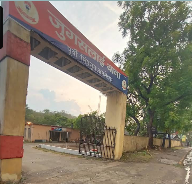 जमशेदपुर: आर्मी जवान से मारपीट के मामले में जुगसलाई थाना प्रभारी सहित 8 पुलिसकर्मी निलंबित |