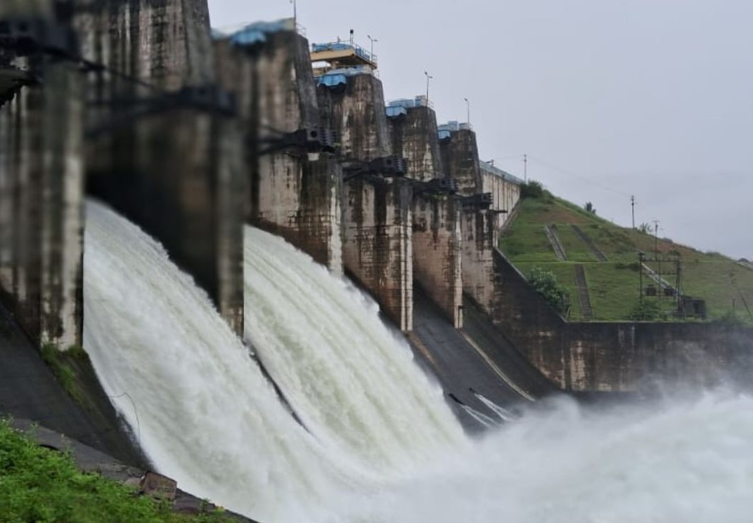 Jharkhand Flood Update: गेतलसूद डैम का दूसरा गेट खुला, हुंडरू फॉल में बढ़ा जलप्रवाह |