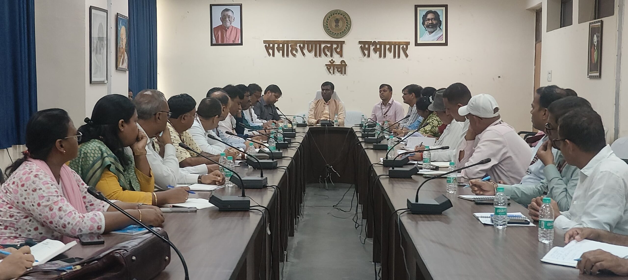 रांची डीसी मंजूनाथ भजंत्री ने की हाई-लेवल बैठक, फ्लाईओवर उद्घाटन से लेकर रथयात्रा और नशा मुक्ति अभियान तक तैयारियों की समीक्षा |