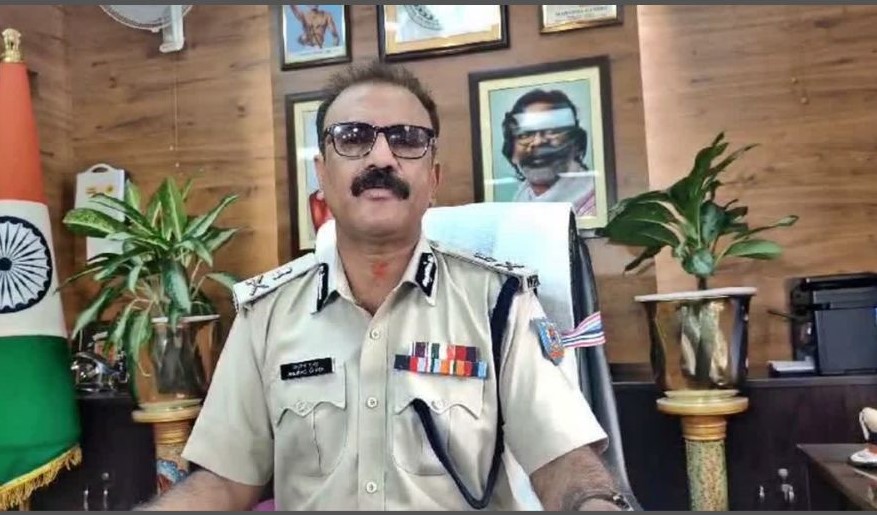 झारखंड DGP नियुक्ति विवाद: सुप्रीम कोर्ट में सुनवाई एक हफ्ते के लिए टली, बाबूलाल मरांडी और अनुराग गुप्ता ने रखा पक्ष |