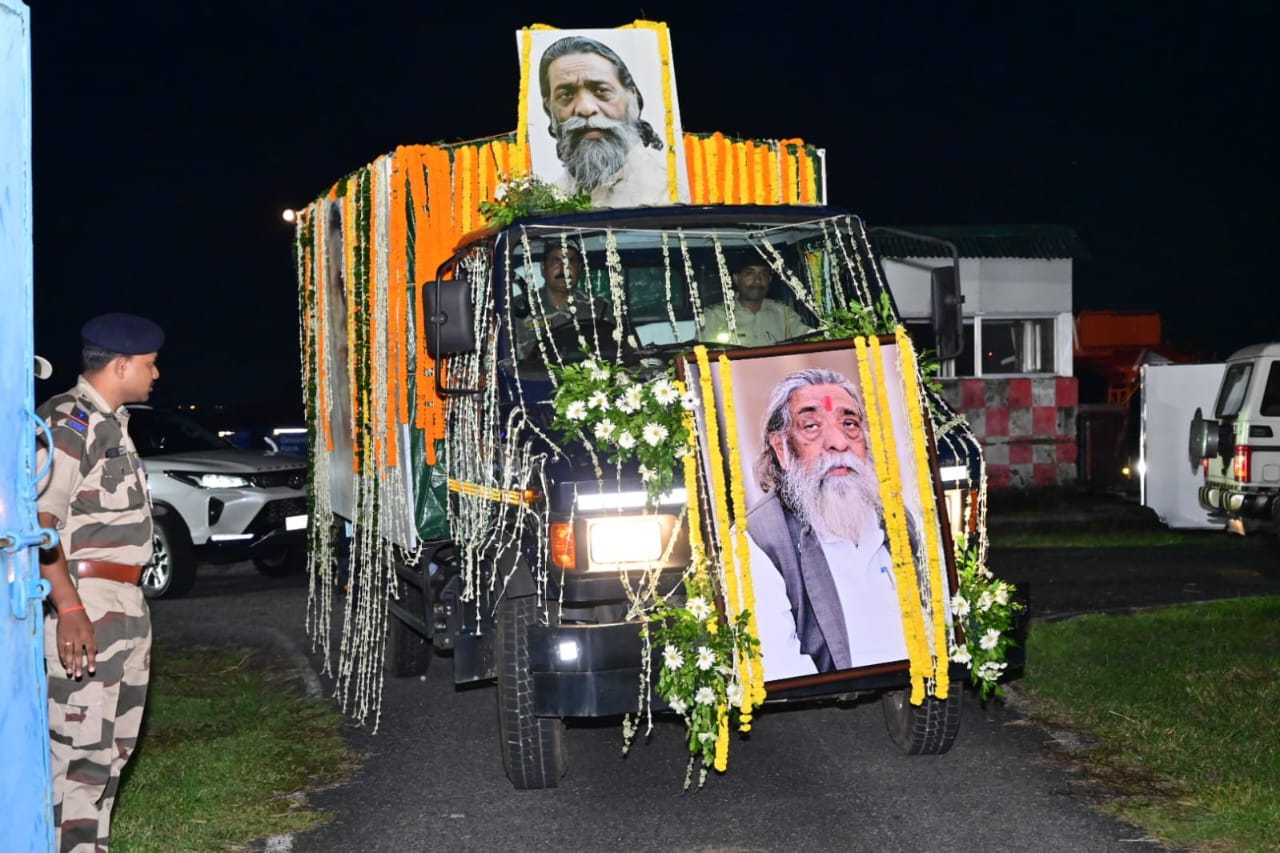 दिशोम गुरु शिबू सोरेन की अंतिम यात्रा: अंतिम दर्शन को उमड़ा जनसैलाब, नेमरा गांव में होगा अंतिम संस्कार