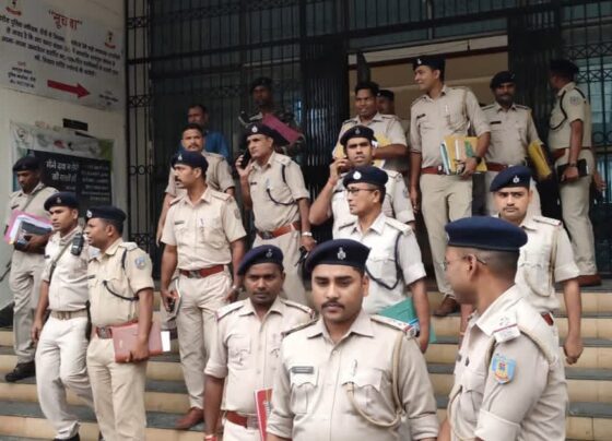 दुर्गा पूजा अलर्ट: झारखंड पुलिस की छुट्टियां रद्द, डीजीपी ने दिए सख्त निर्देश |