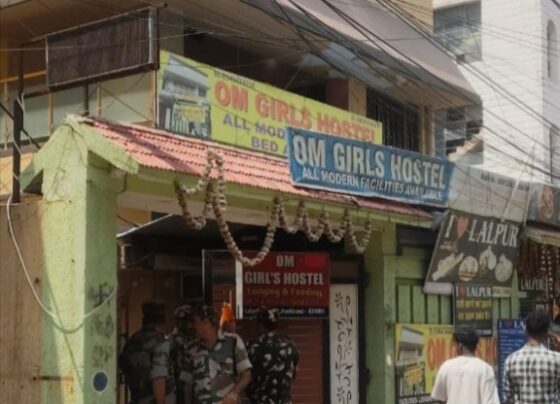 रांची के ओम गर्ल्स हॉस्टल में पुलिस की बड़ी कार्रवाई, सेक्स रैकेट की सूचना पर छापेमारी |