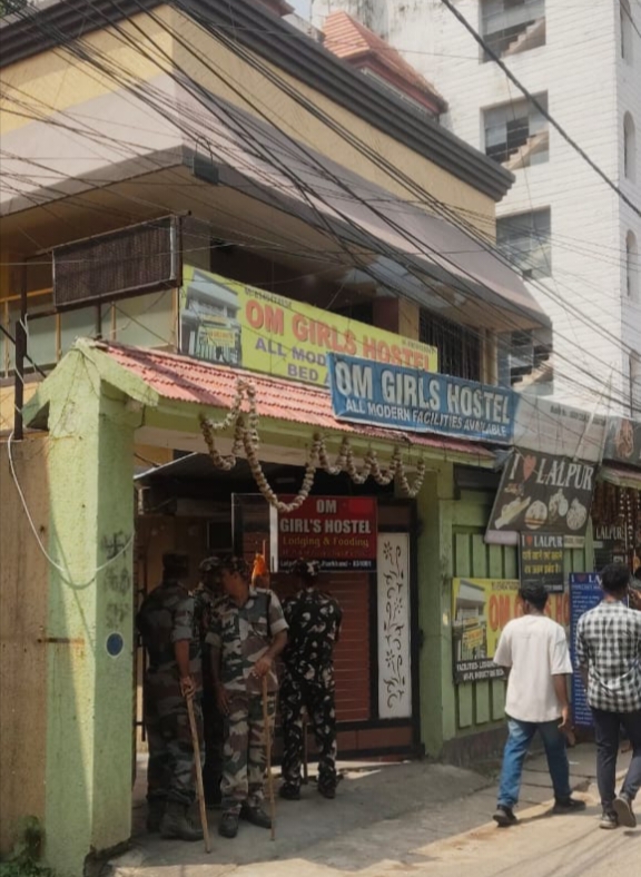 रांची के ओम गर्ल्स हॉस्टल में पुलिस की बड़ी कार्रवाई, सेक्स रैकेट की सूचना पर छापेमारी |