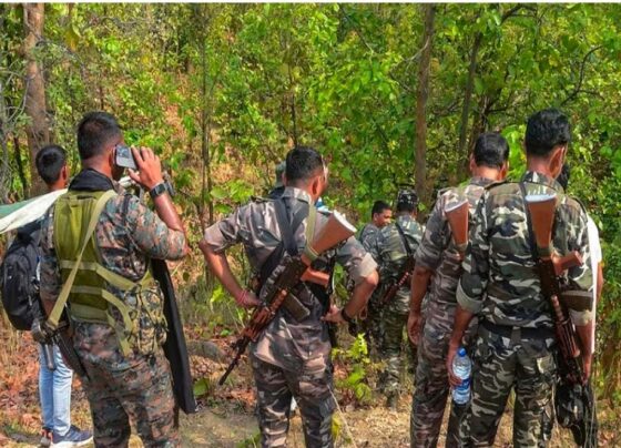 चाईबासा मुठभेड़: 10 लाख का इनामी नक्सली अमित हांसदा ढेर, सुरक्षा बलों की बड़ी सफलता |