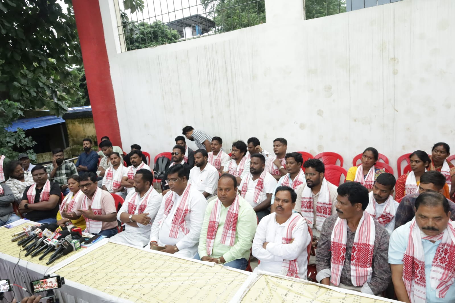 कुड़मी-महतो को आदिवासी दर्जा देने के विरोध में आदिवासी संगठनों की बैठक, 14 सितंबर को आक्रोश रैली की तैयारी