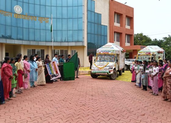 बुंडू में सामाजिक कुरीति निवारण और महिला सशक्तीकरण पर जागरूकता कार्यक्रम, प्रचार रथ को दिखाई गई हरी झंडी