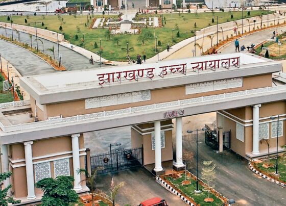 JSSC-CGL पेपर लीक मामला: तीन आरोपियों को झारखंड हाईकोर्ट से मिली जमानत, जानें पूरी खबर |