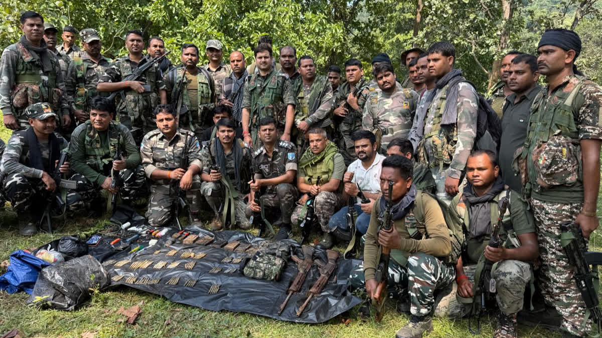 नक्सल विरोधी अभियान में बड़ी सफलता, एसएलआर राइफल, कारतूस और अन्य सामग्रियाँ मिलीं |