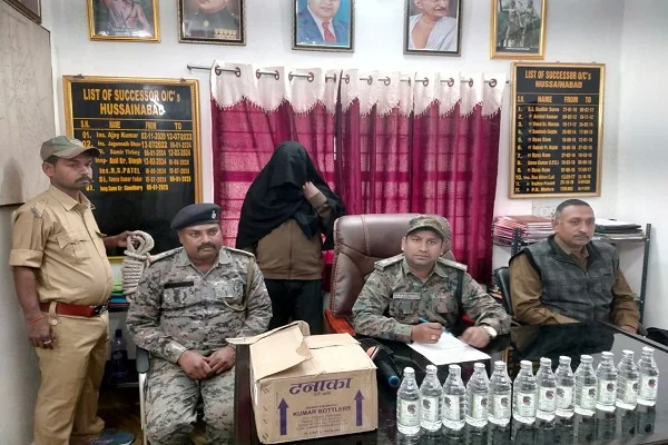 पलामू में बड़ी कार्रवाई: 700 बोतल अवैध शराब के साथ बोलेरो चालक गिरफ्तार, पुलिस ने वाहन जब्त किया |