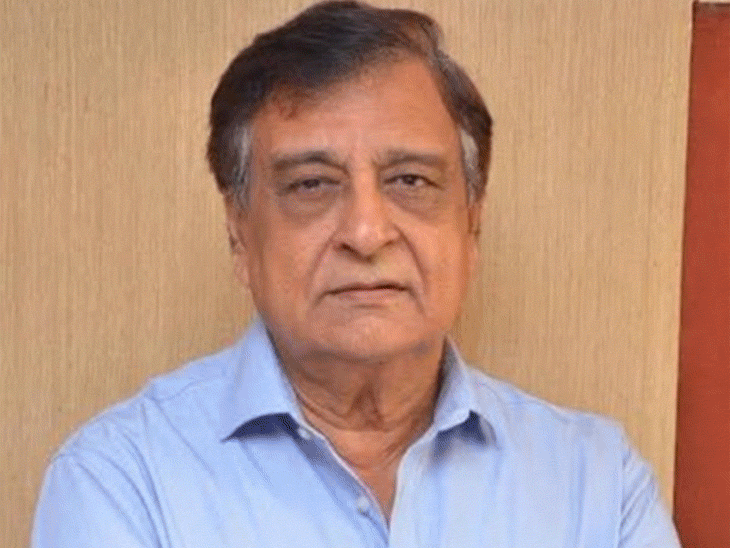 धर्मेंद्र को बैडमिंटन खेलने का शौक था:मद्रास में शूटिंग के दौरान के.सी. बोकाड़िया ने 24 घंटे में ग्राउंड बनवाया, तो बहुत खुश हुए एक्टर