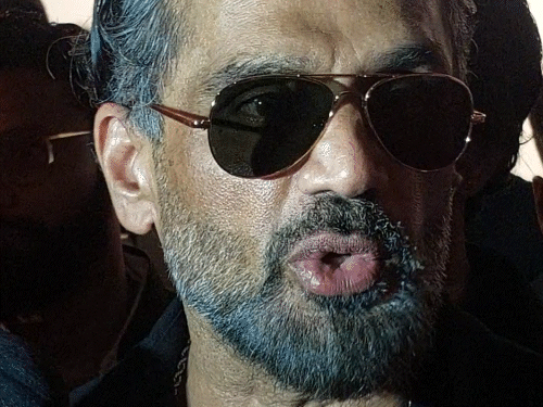 सुनील शेट्टी ने साउथ सिनेमा से दूरी की बताई वजह:बोले- बॉलीवुड हीरो को वहां विलेन का रोल देते हैं, ये बात मुझे नहीं पसंद