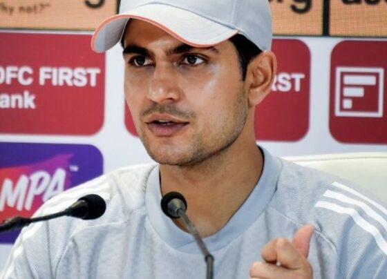 शमी के फ्यूचर का सवाल टाल गए गिल:कहा- सिलेक्टर्स बेहतर जवाब देंगे; टीम के मौजूदा बॉलर्स का प्रदर्शन नकार नहीं सकते