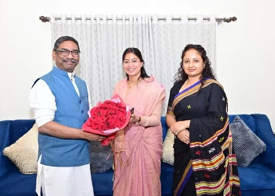 जमशेदपुर पूर्वी की विधायक ने की सीएम हेमंत सोरेन से मुलाकात, विकास परियोजनाओं पर हुई अहम चर्चा |