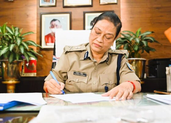 झारखंड की पहली महिला डीजीपी तदाशा मिश्रा ने संभाली कमान, कहा – महिला सुरक्षा और अपराध नियंत्रण मेरी पहली प्राथमिकता |