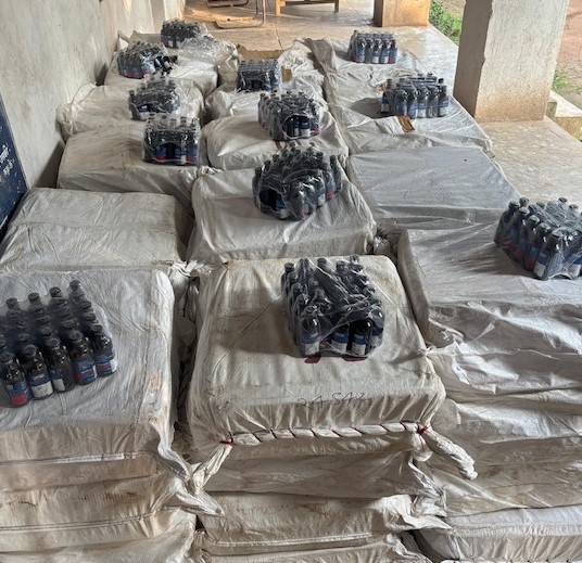 Mandar में 13,400 बोतल कफ सिरप जब्त! वही कंपनी, जिसके खिलाफ CID और हटिया पुलिस खामोश – बड़ा खुलासा!