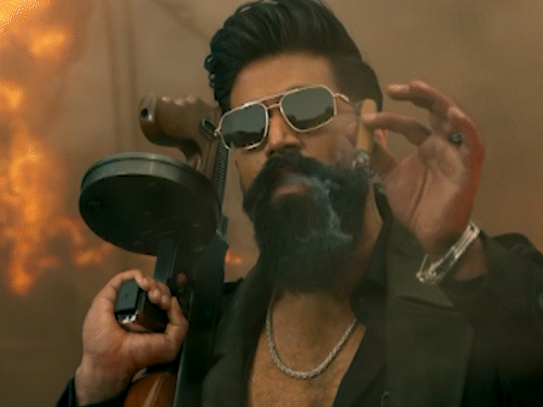 यश की टॉक्सिक के फैन बने रामू- संदीप रेड्डी वांगा:RGV बोले- कोई मेल डायरेक्टर इस तरह फिल्म नहीं शूट कर सकता जैसा गीतू मोहनदास ने किया