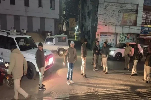 पंडरा फायरिंग केस: मुख्य आरोपी समेत 5 बदमाश गिरफ्तार, जमीन विवाद बना हिंसा की वजह