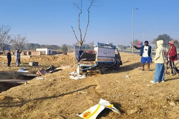 तिलकुट बेचने रांची जा रहे लोगों पर टूटा कहर, चार की मौत; NH-23 पर भीषण हादसा |