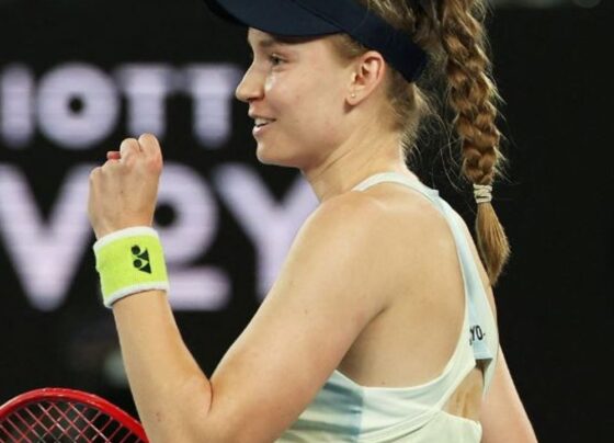 कजाकिस्तान की रायबकिना ने पहली बार ऑस्ट्रेलिया ओपन जीता:सबालेंका को 6-4, 4-6, 6-4 से हराया, 3 साल पहले फाइनल हारी थीं