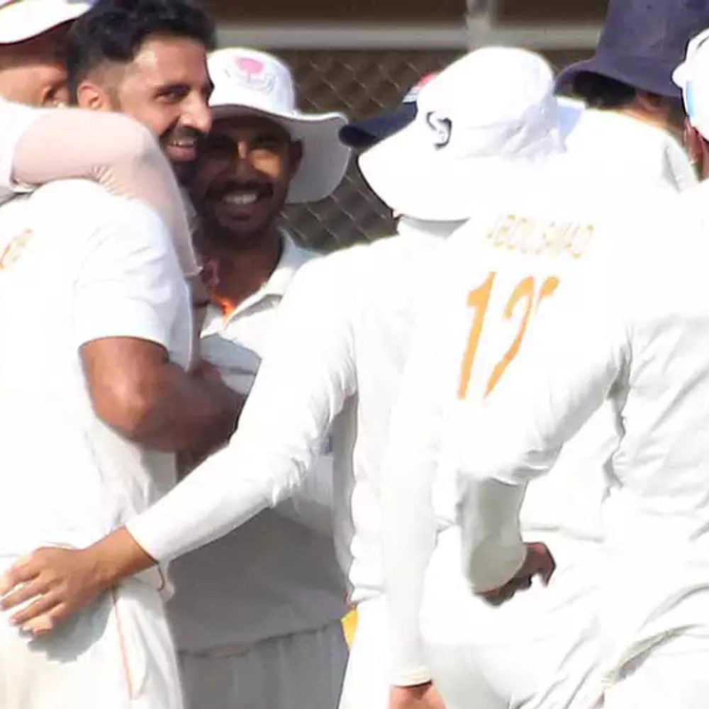 रणजी ट्रॉफी में बंगाल 99 रन पर ऑलआउट:जम्मू-कश्मीर पहले फाइनल से 83 रन दूर; उत्तराखंड के खिलाफ कर्नाटक की स्थिति मजबूत