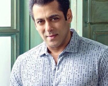 RSS शताब्दी कार्यक्रम में पहुंचे सलमान खान:मुंबई में मोहन भागवत के संबोधन के दौरान दिखे बॉलीवुड सुपरस्टार