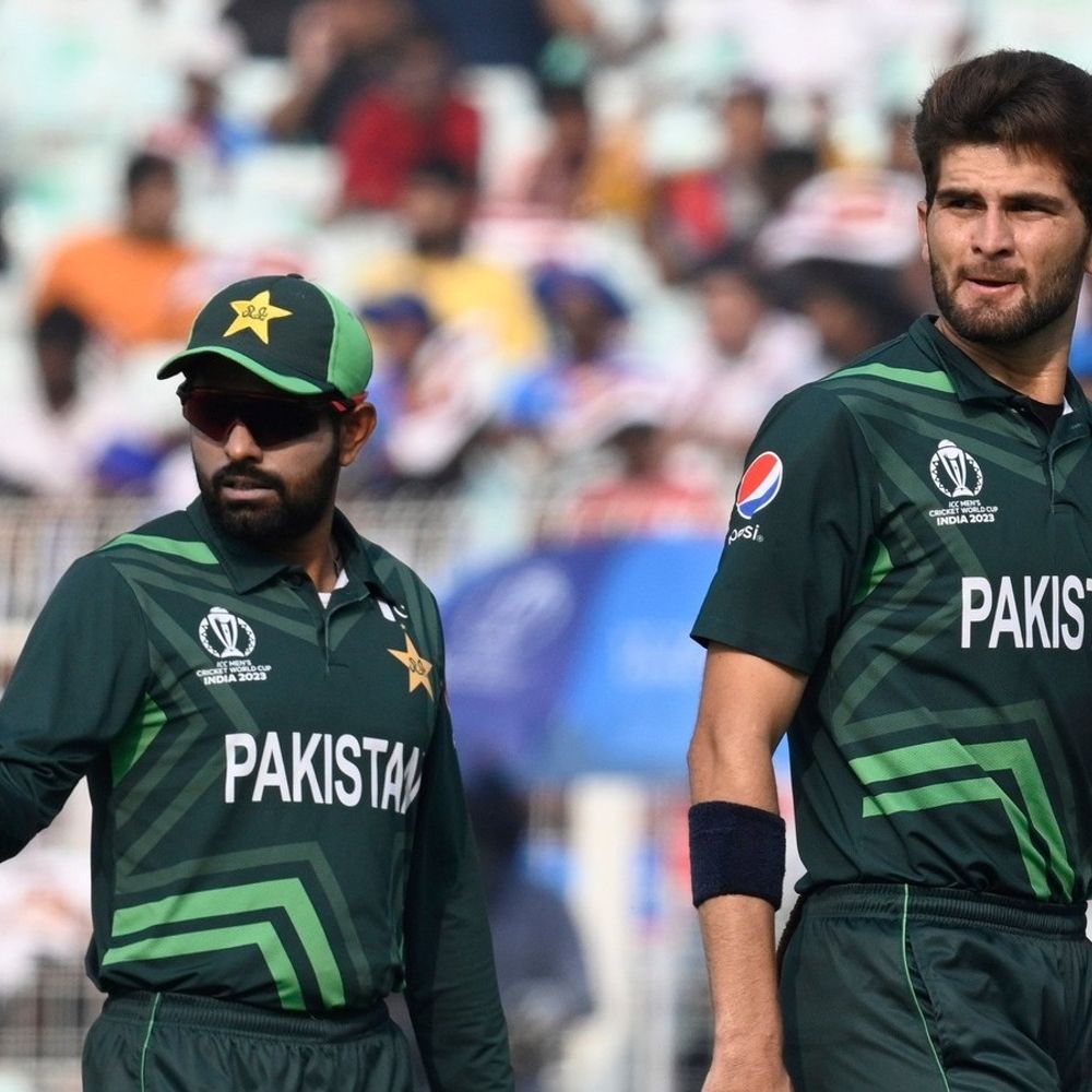 भारत से हार के बाद बाबर-शाहीन बाहर हो सकते हैं:PCB चीफ स्टेडियम छोड़ चले गए थे, बाबर 5 रन ही बना सके थे