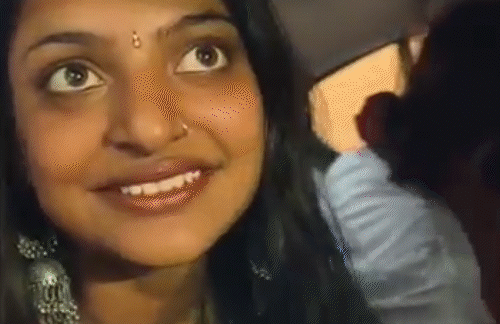 मोनालिसा ने मुस्लिम बॉयफ्रेंड फरमान खान से शादी की:परिवार के विरोध के बाद पुलिस से मांगी सुरक्षा, महाकुंभ मेले में हुईं थीं वायरल