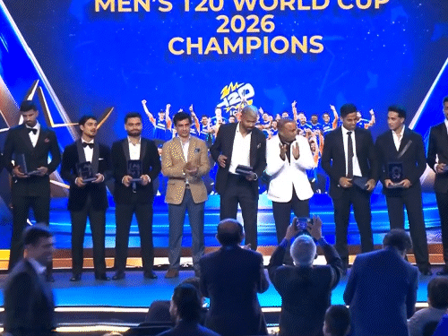 गिल-मंधाना BCCI इंटरनेशनल क्रिकेटर चुने गए:2 साल में ICC ट्रॉफी जीतने वाली पांचों टीमें सम्मानित, द्रविड़ को लाइफटाइम अचीवमेंट अवॉर्ड