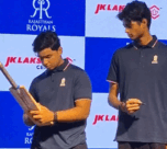 IPL- राजस्थान रॉयल्स ने लॉन्च की नीली जर्सी:मैदान में पिंक जर्सी में ही उतरेगी टीम; जडेजा बोले- मैं ’अल्ट्रा यंग’ खिलाड़ियों के साथ खेल रहा