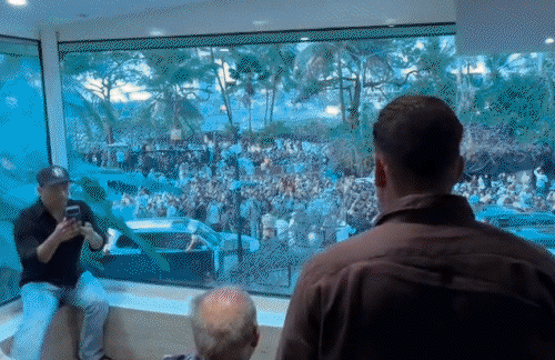 सलमान खान ने फैंस को ईद की मुबारकबाद दी:सलीम खान भी रहे मौजूद, इस खास मौके आमिर खान से मिलने राज ठाकरे पहुंचे