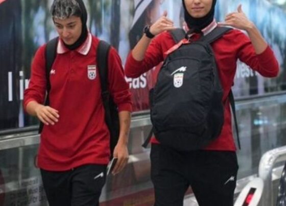 ईरान की महिला फुटबॉल टीम स्वदेश लौटी:2 प्लेयर्स ने ऑस्ट्रेलिया में शरण लेने का फैसला किया, एशिया कप में राष्ट्रगान नहीं गाया था