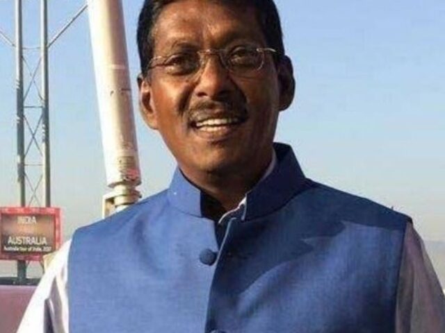 कमेंटेटर शिवरामकृष्णन ने रंगभेद के आरोप लगाए, BCCI पैनल छोड़ा:कहा- मक्खन नहीं लगा सकता; वॉर्न की स्पिन से निपटने के लिए सचिन को प्रैक्टिस कराई थी