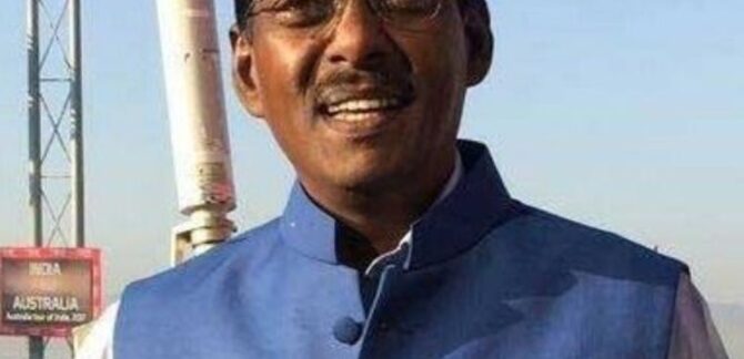 कमेंटेटर शिवरामकृष्णन ने रंगभेद के आरोप लगाए, BCCI पैनल छोड़ा:कहा- मक्खन नहीं लगा सकता; वॉर्न की स्पिन से निपटने के लिए सचिन को प्रैक्टिस कराई थी