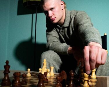 शतरंज के मुरीद हो रहे अन्य खेलों के खिलाड़ी:हालेंड ने ‘ग्लोबल चेस टूर’ में निवेश किया, जोकोविच के साथ चेस खेलते थे उनके कोच