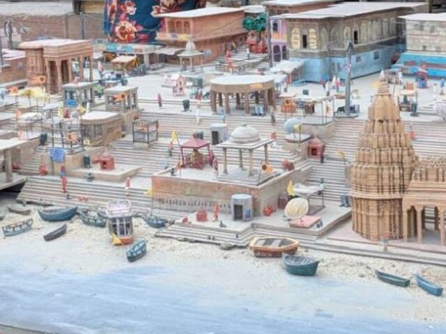 ‘वाराणसी’ के लिए राजामौली ने रची विशाल सिनेमाई दुनिया:रत्नेश्वर मंदिर से घाटों तक 6 एकड़ में बना ‘काशी’, बारीक डिटेलिंग के साथ बनवाए सेट