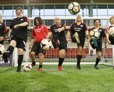 वेटरन विमंस क्लब- फुटबॉल की ‘खोई हुई’ पीढ़ी की वापसी:46 की उम्र में पहली बार पहनी किट तो छलके आंसू; खेलने से महरूम रहीं महिलाएं मैदान पर