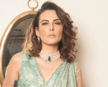 बोमन ईरानी पर भड़कीं मंदाना करीमी:कहा- जब ईरानी मर रहे थे, तब आपकी आवाज कहां थी; एक्टर ने ट्रम्प पर तंज कसा था