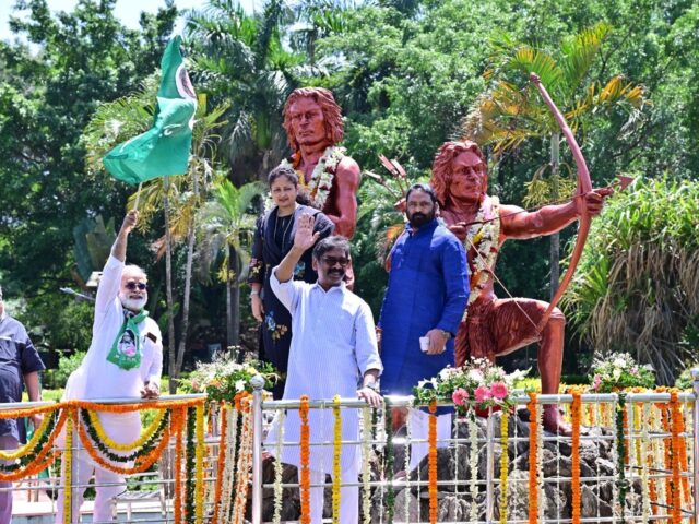 सिदो-कान्हू जयंती पर CM हेमंत सोरेन ने दी श्रद्धांजलि, कहा- संघर्ष और स्वाभिमान के प्रतीक हैं वीर सपूत |