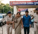 दुमका में चौंकाने वाला मामला: महिला अपने दामाद के साथ फरार, गुरुग्राम से पुलिस ने किया बरामद