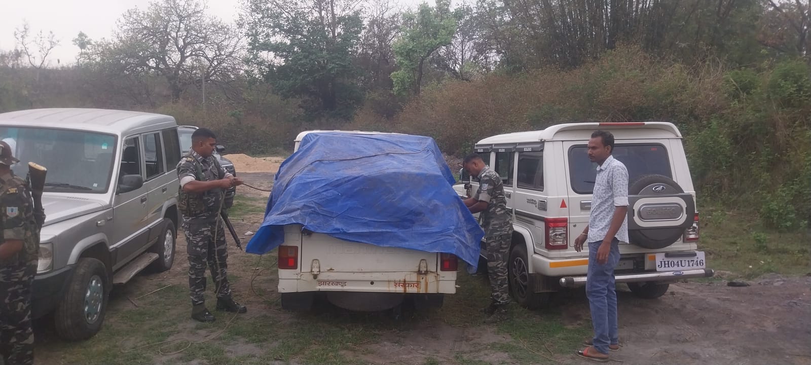 चांडिल में नकली शराब फैक्ट्री का पर्दाफाश: छापेमारी में भारी मात्रा में माल बरामद