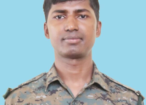 नक्सल ऑपरेशन के बीच दर्दनाक हादसा! आंधी में पेड़ गिरने से CRPF जवान की मौत, चाईबासा में शोक