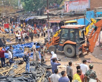 रजरप्पा मंदिर क्षेत्र में चला बुलडोजर: हाईकोर्ट के आदेश पर 254 दुकानें हटाईं, दुकानदारों ने पुनर्वास की मांग की