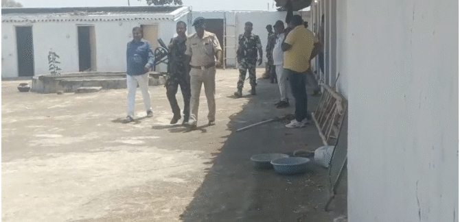 गढ़वा में विधायक सत्येंद्रनाथ तिवारी के पैतृक घर में चोरी, ताला तोड़कर लाखों का सामान ले उड़े चोर