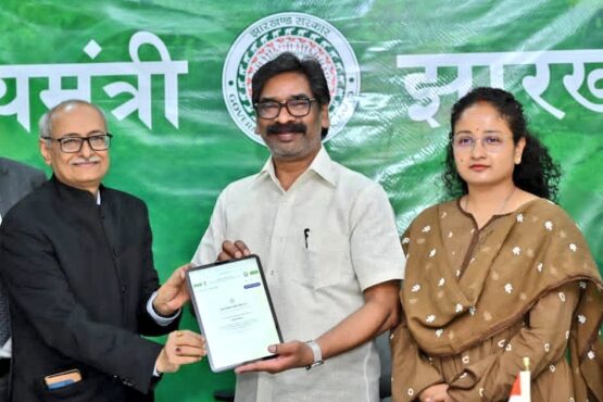 रांची में मुख्यमंत्री हेमंत सोरेन ने किया सेल्फ एन्यूमरेशन, जनगणना 2027 को बताया विकास की कुंजी